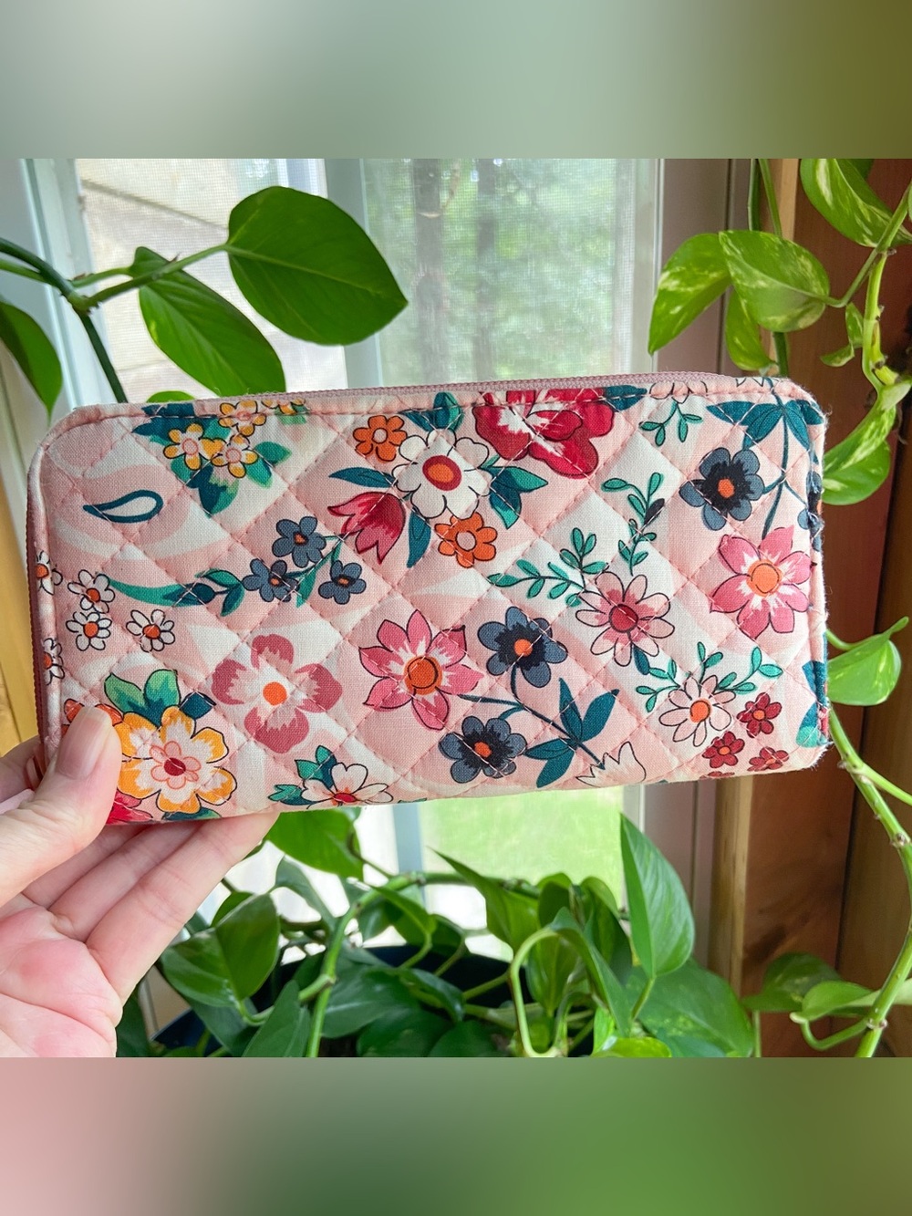 Vera Bradley Prairie Paisley RFID Accordion Zip Wallet Wristlet Pink Floral GUC